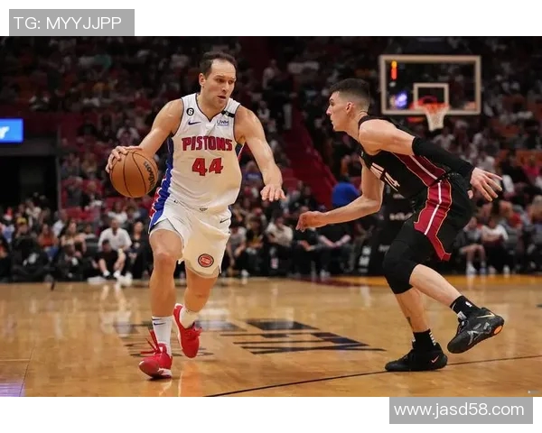 湖人快船激战贝弗利冲突引发球迷热议赛场风波再掀波澜