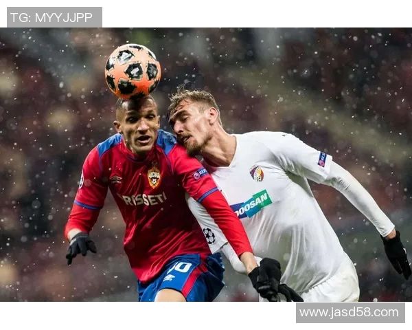 莫斯科中央陆军与莫斯科迪纳摩的激烈对决引发球迷热议 莫斯科中央陆军与莫斯科迪纳摩的激烈对决引发球迷热议