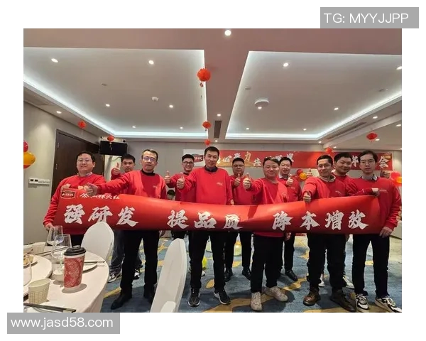 成都足球队团队协作的力量与魅力解析助力球队崛起之路 成都足球队团队协作的力量与魅力解析助力球队崛起之路