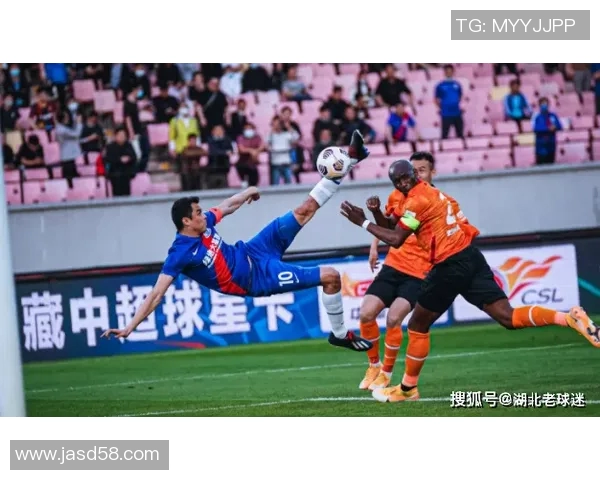 武汉足球队节奏引发热议球迷与专家观点交锋解析赛事争议