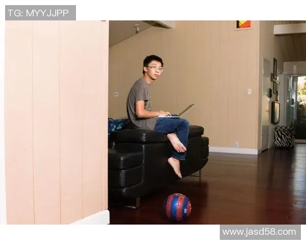 上海极限运动队耐力争议引发热议运动员表现与训练方式的深度探讨 上海极限运动队耐力争议引发热议运动员表现与训练方式的深度探讨